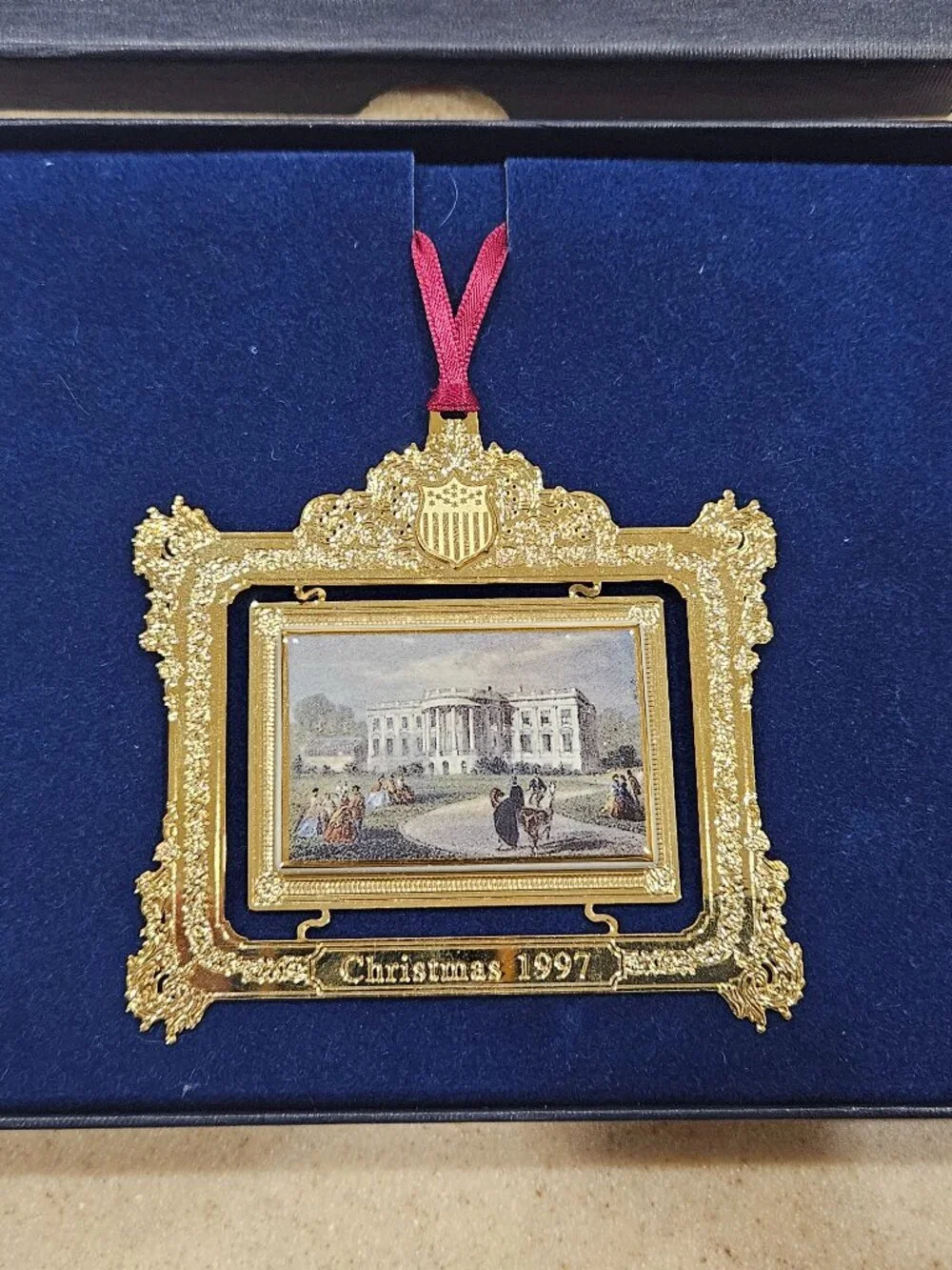 1997 THE WHITE HOUSE HISTORICAL ASSOCIATION CHRISTMAS HOLIDAY ANNUAL ORNAMENT